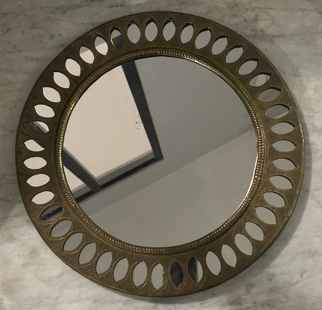 Round Indian wall mirror, hammered brass, vintage, 1960s/70s