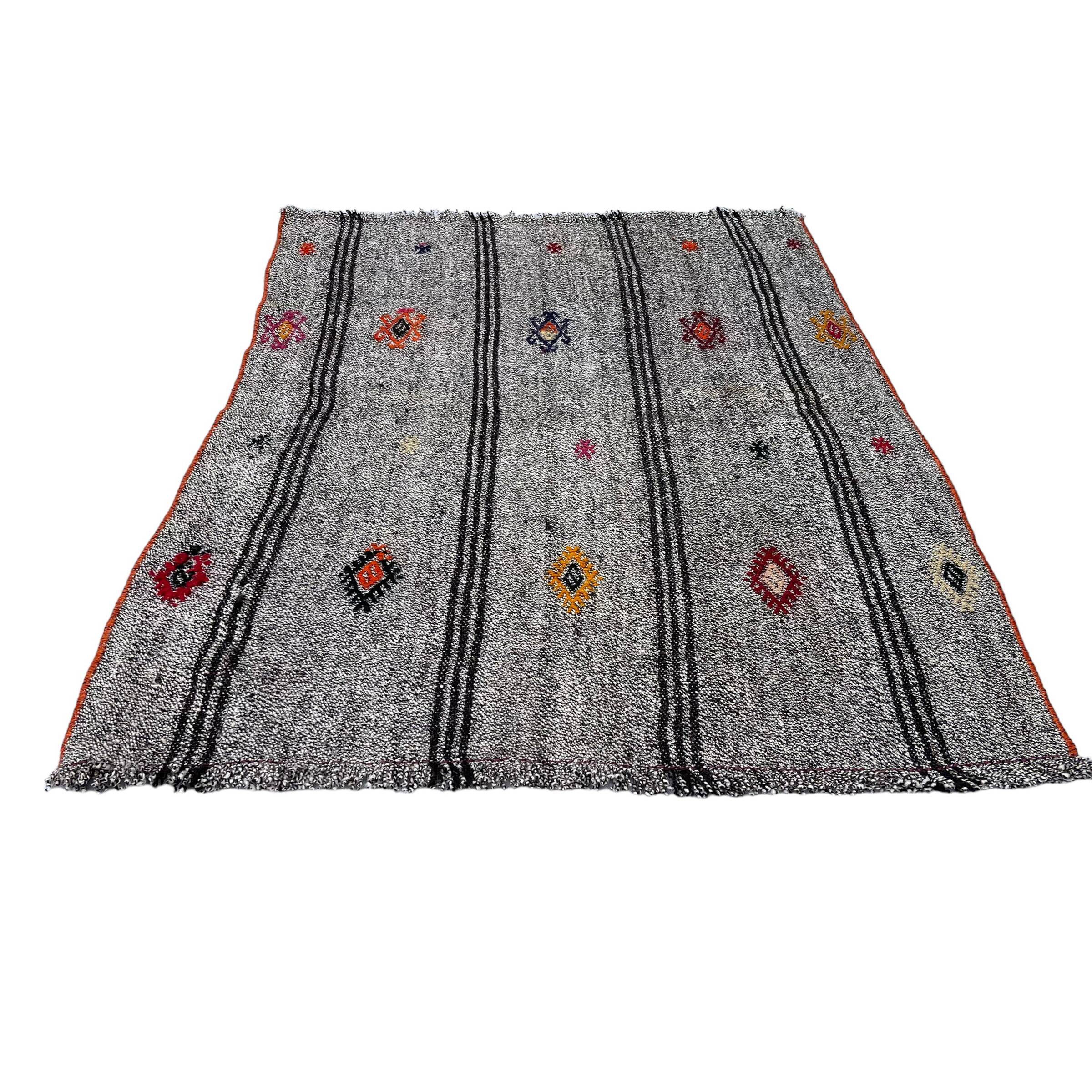 Vintage turkish kilim rug , 121x 86 cm