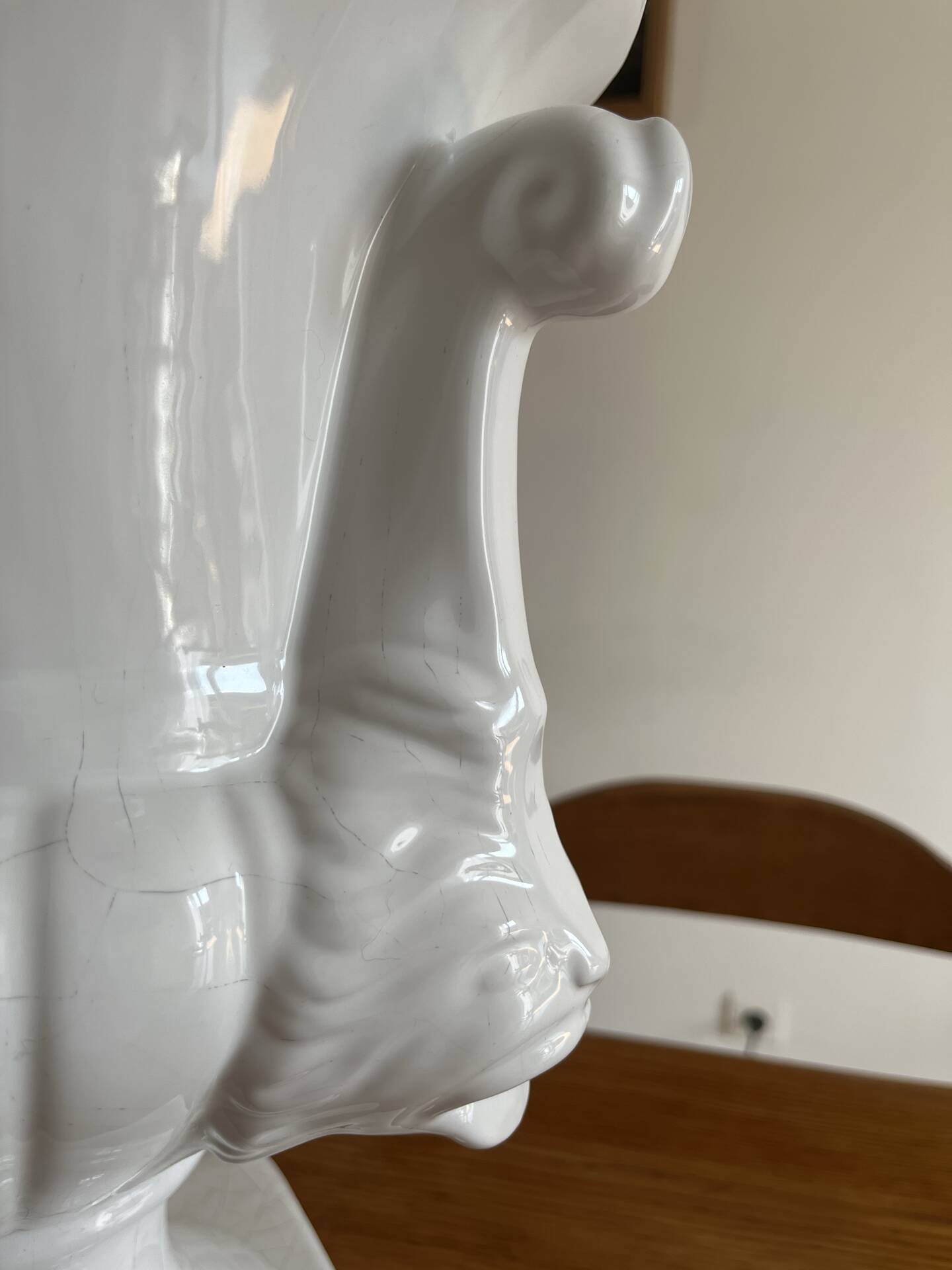 Large Médicis style vase