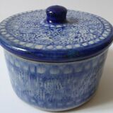 Pot with chinese porcelain lid
