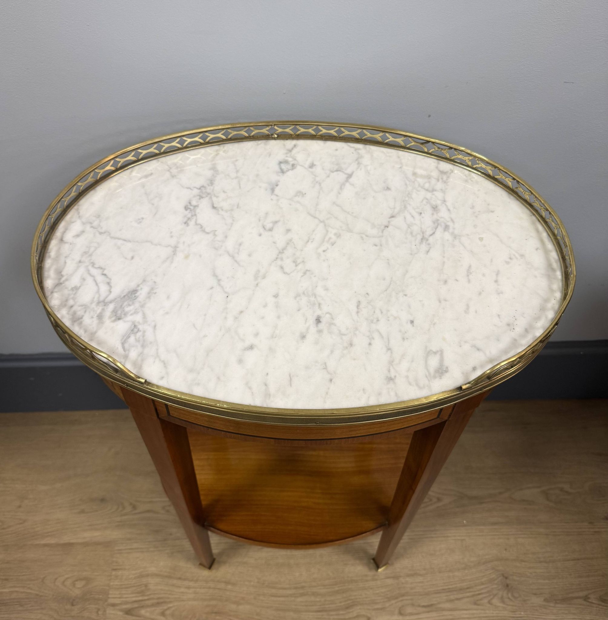 Table bouillotte de forme ovale