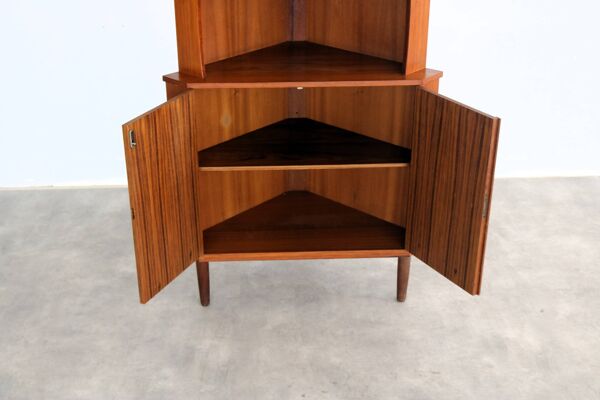 Armoire, buffet d'angle danois vitré, années 1960