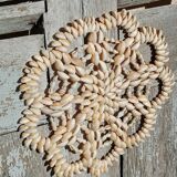 Shell trivet