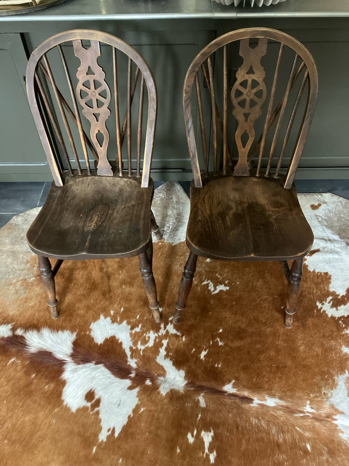 2 Windsor chairs