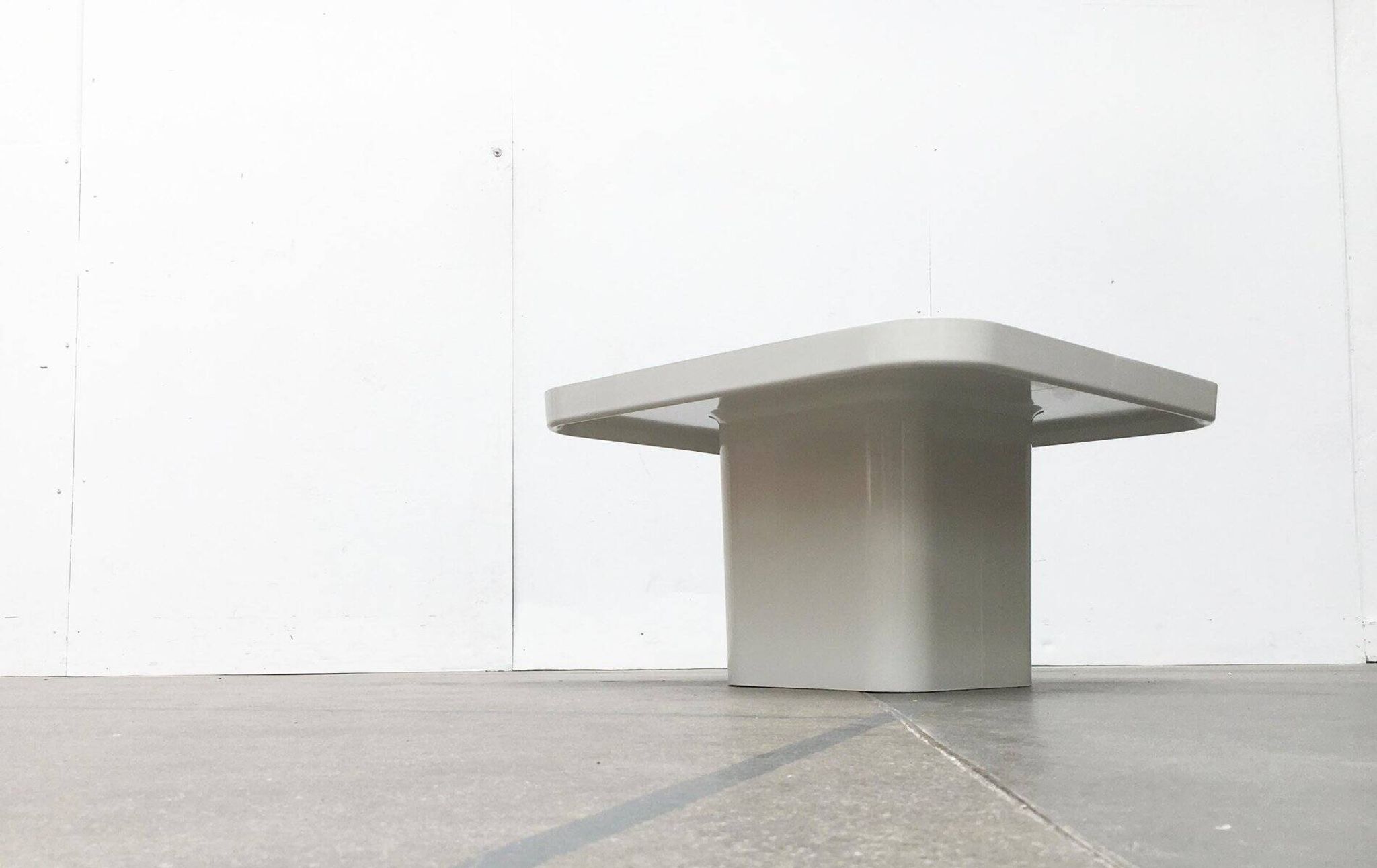 Table Basse Allemande du Milieu du Siècle par Peter Ghyczy