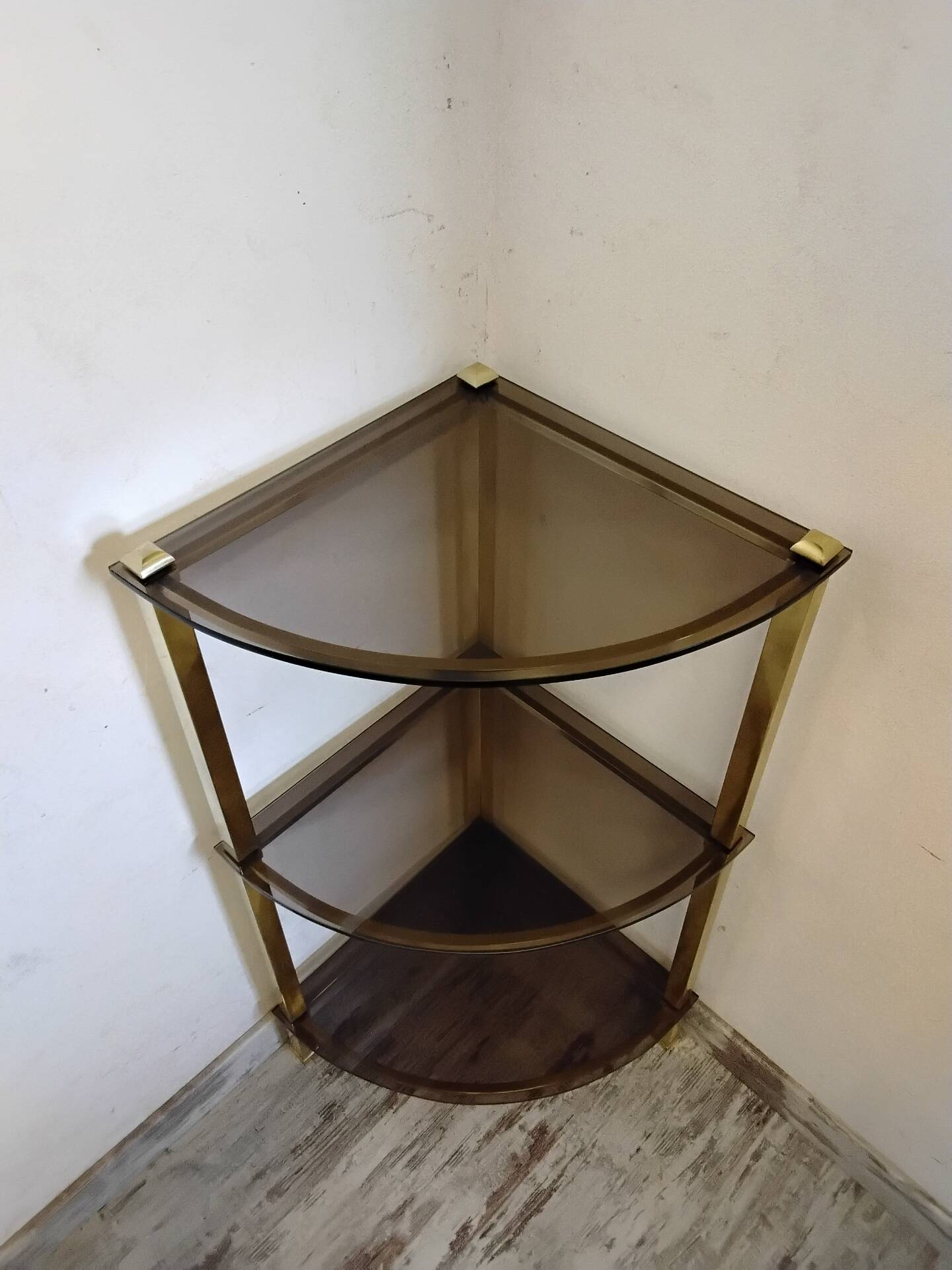 Vintage corner shelf