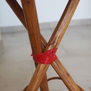 Sellette / guéridon en rotin tripode années 1960-1970