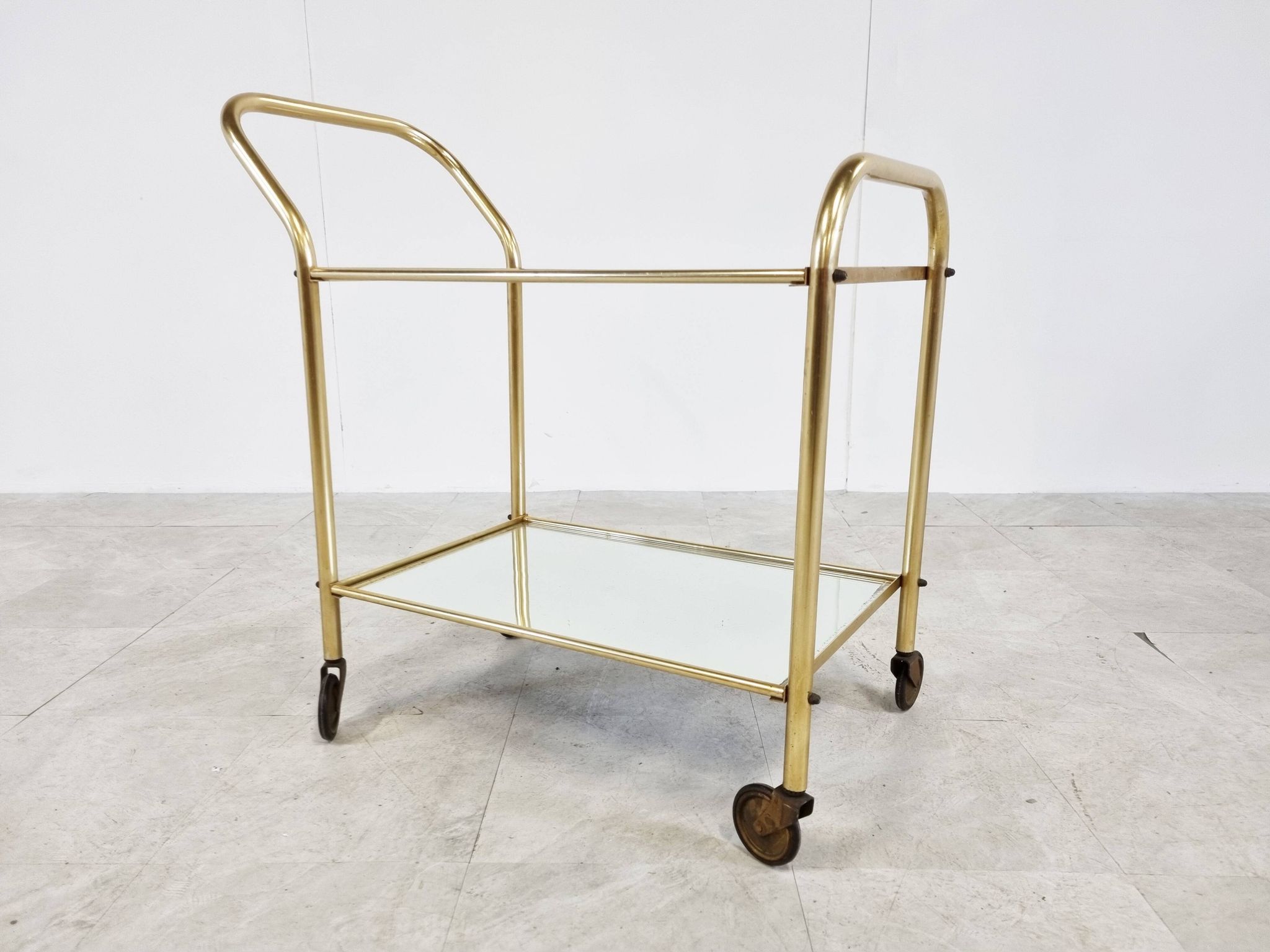 Chariot à boissons en laiton, années 1960