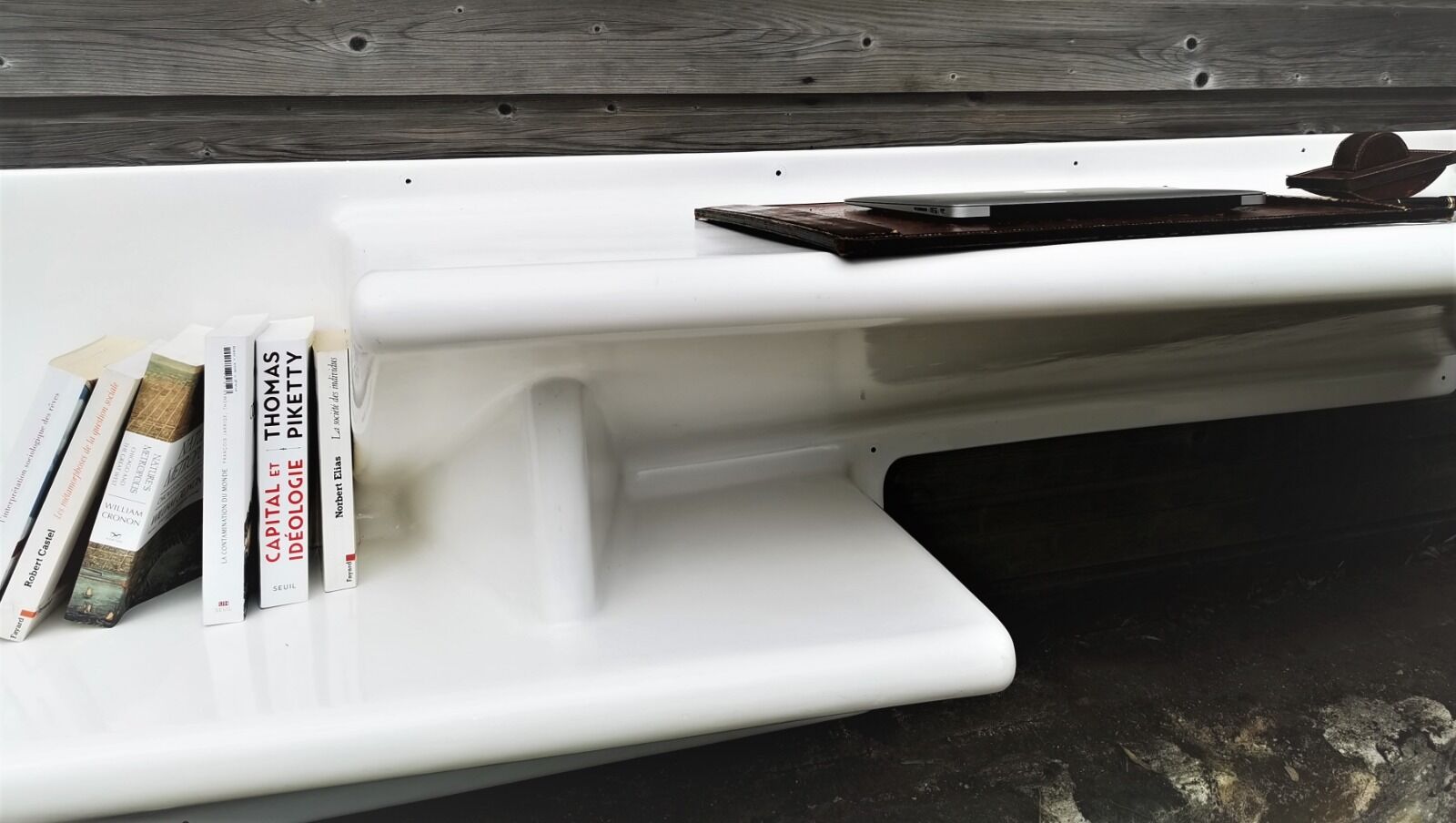 Space age shelf desk in white lay-glass fiber, circa 1970