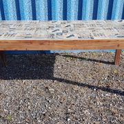 Table à manger en teck avec plateau illustré