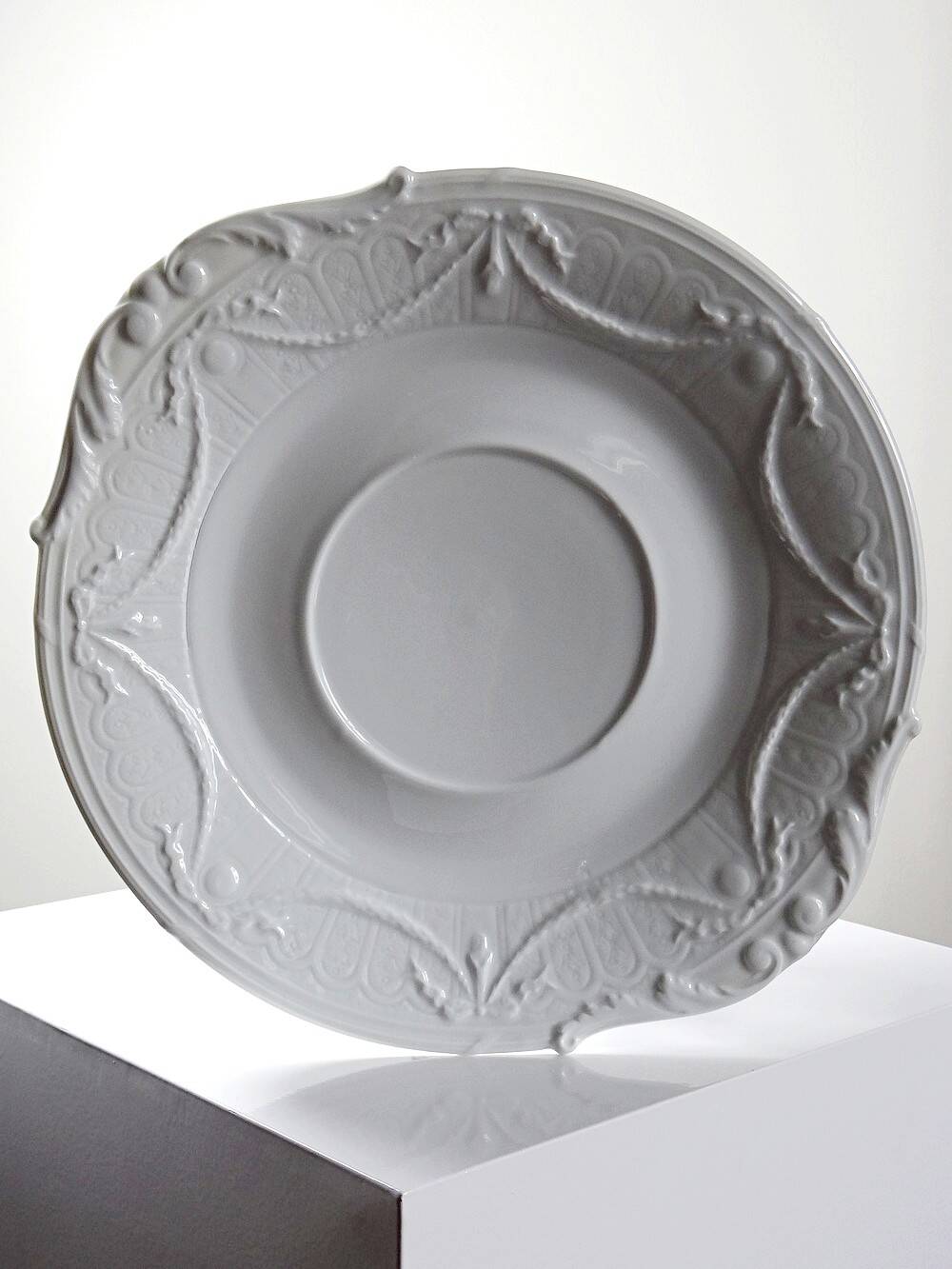 Very large centerpiece dish Lafarge & Co Limoges porcelain vintage