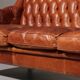 Canapé Chesterfield en cuir vieilli