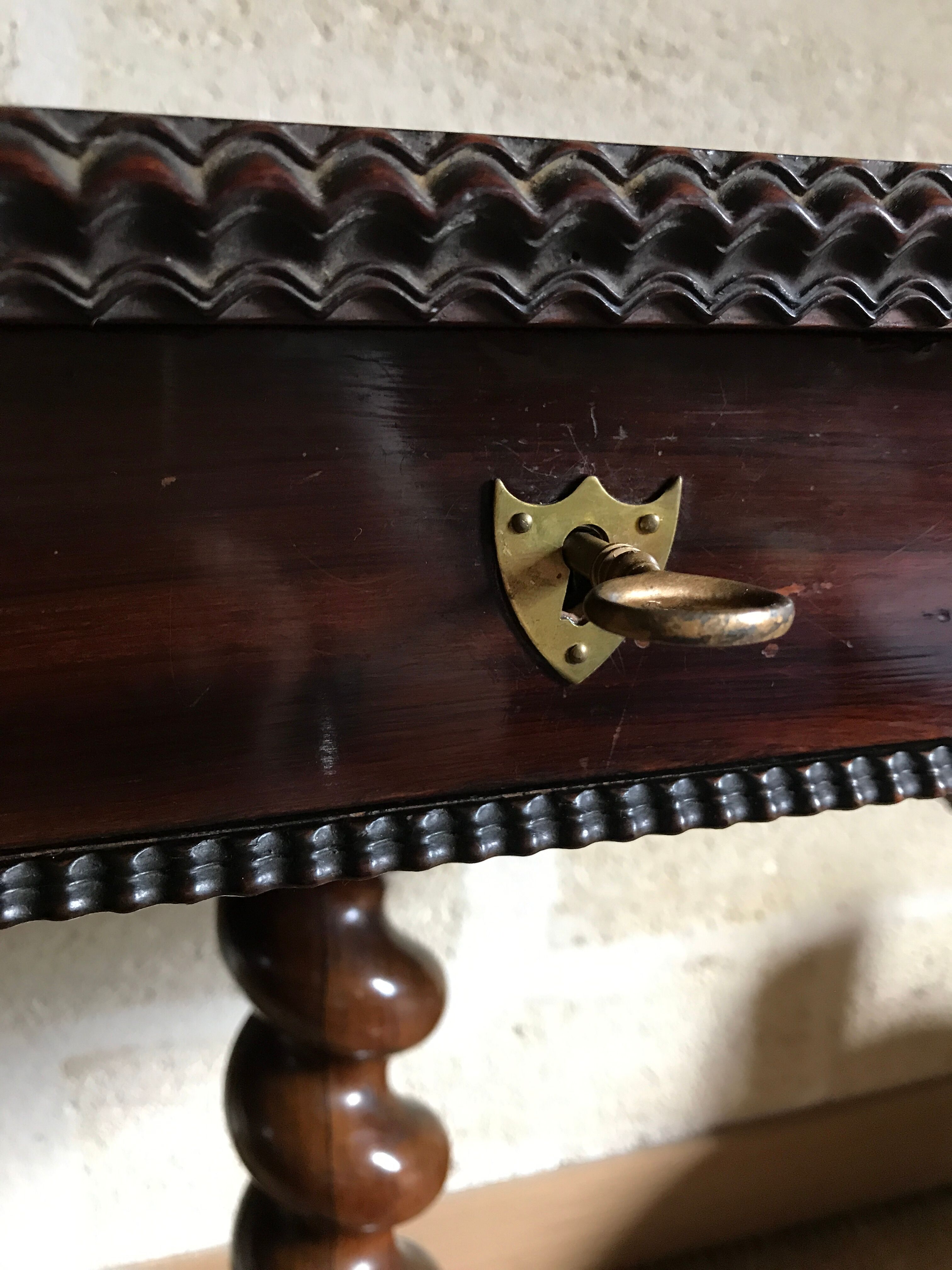 Table with flaps