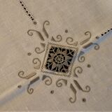 Nappe lin brodée main et 12 serviettes assorties