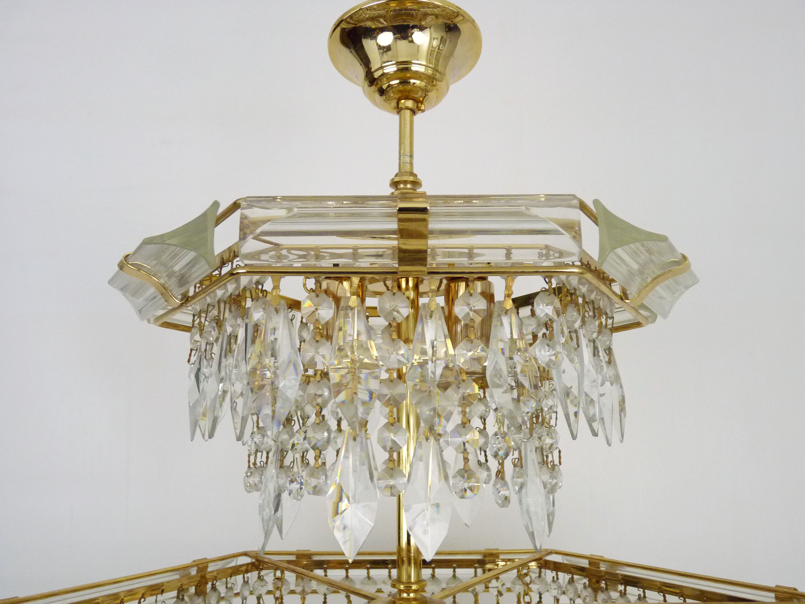 Vintage crystal and brass chandelier by Bakalowits & Söhne 8 lights, 1980s