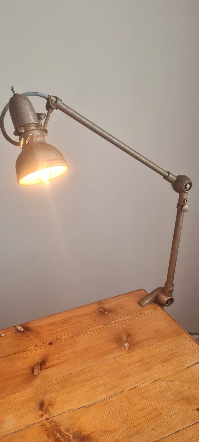 Lumina workshop lamp