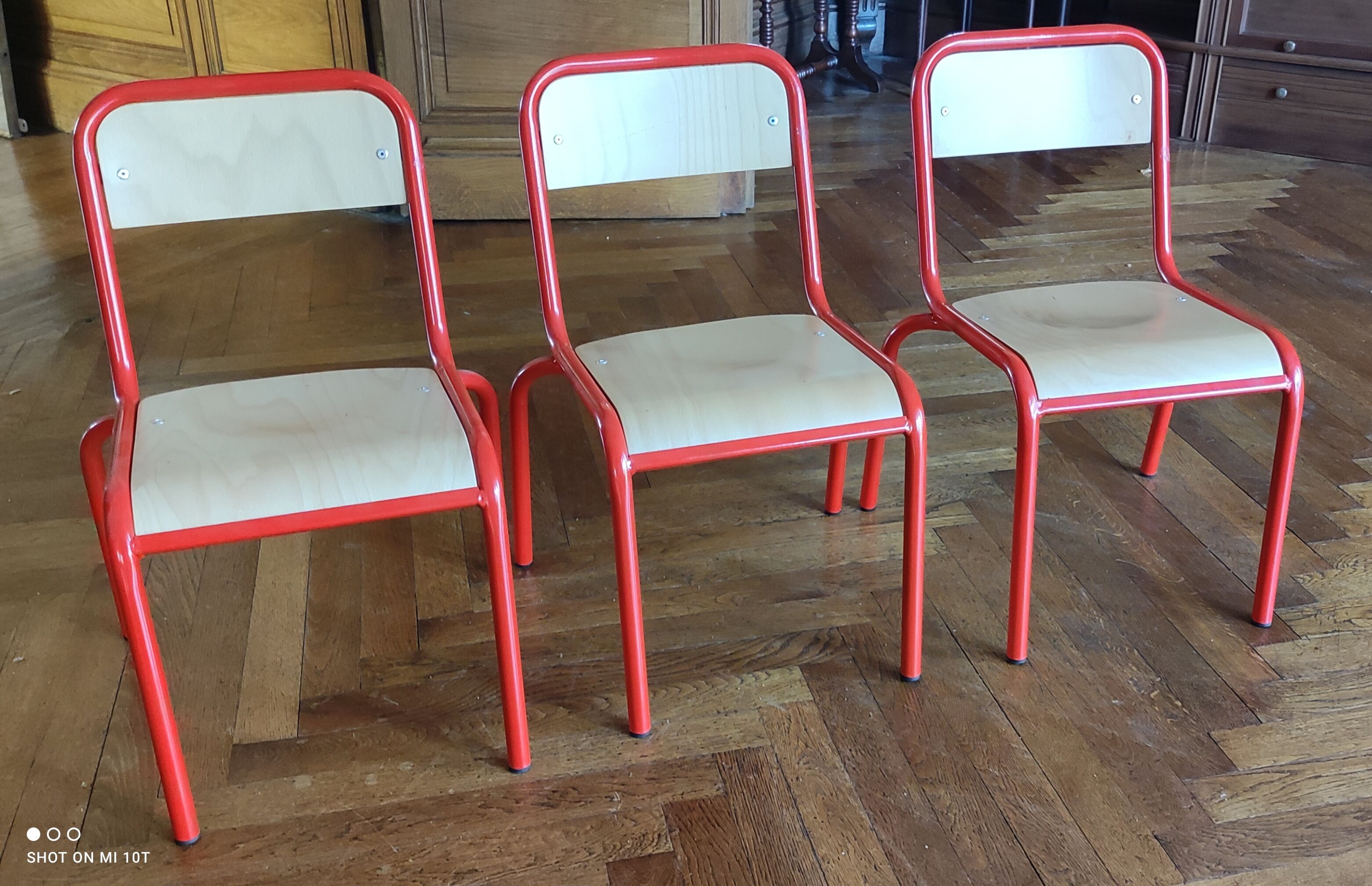 Series of 3 vintage children's chairs