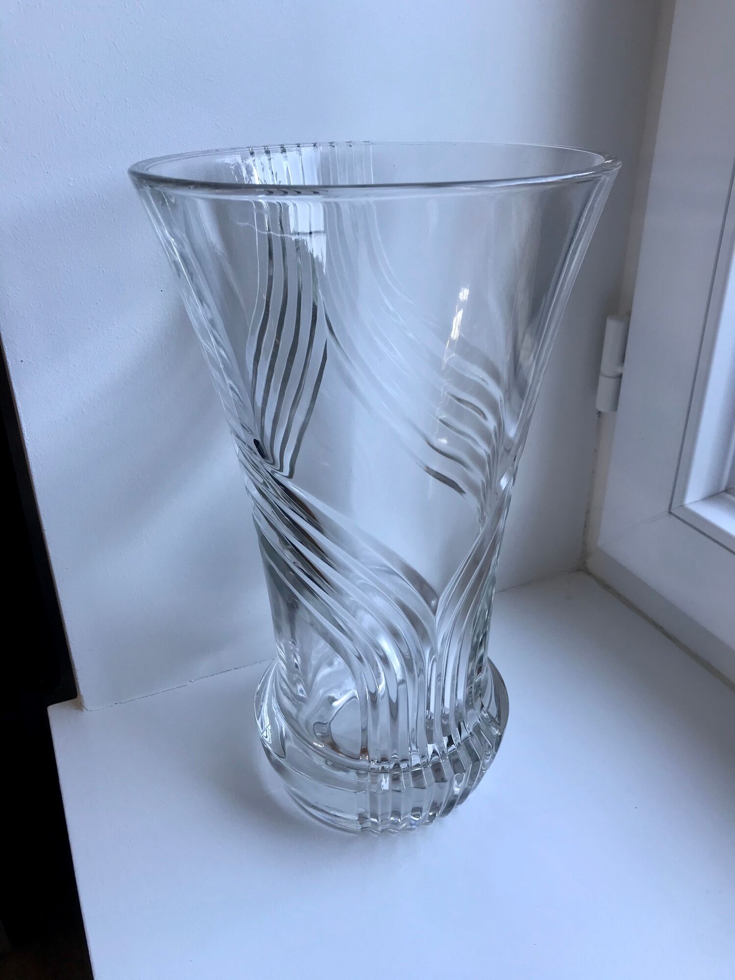 Molded glass vase art deco style made in France