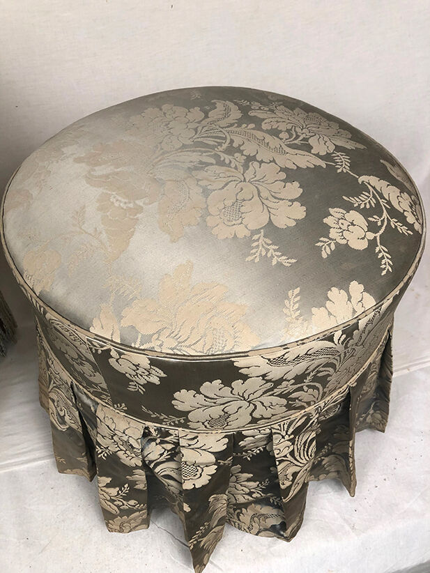 Toad chair and its pouf