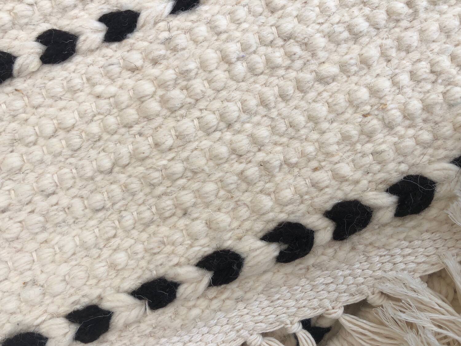2 bedspreads 63 cm x 123 cm “handmade” wool whore