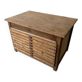 Low workshop cabinet with 8 drawers in solid wood, printing style.
