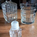 1 whiskey decanter + 1 vintage ice bucket