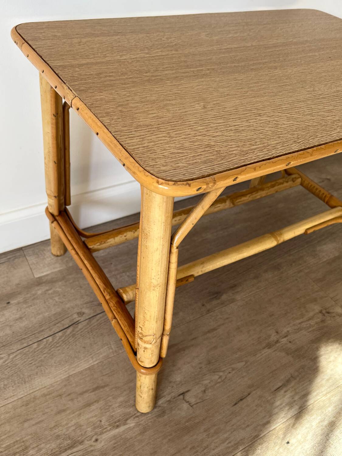 Petite table en rotin