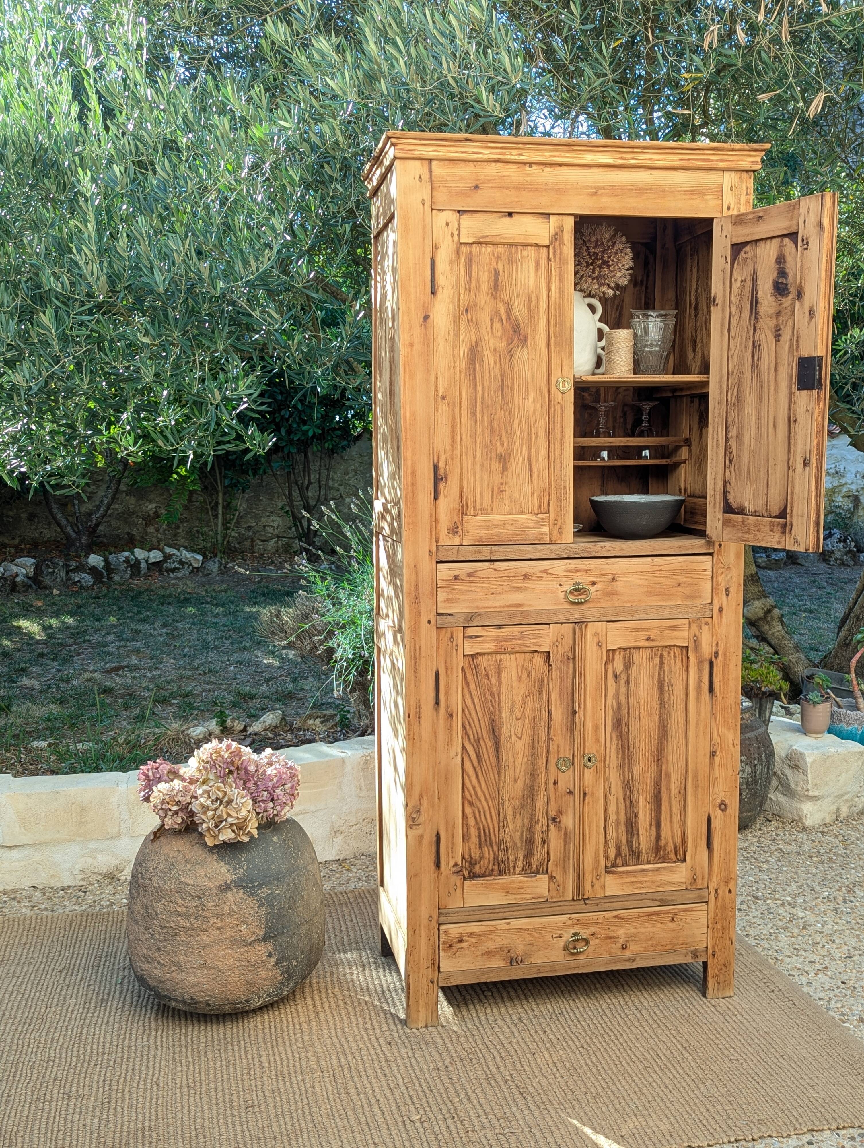 Standing man's wardrobe