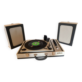 Dihor suitcase record player in operation