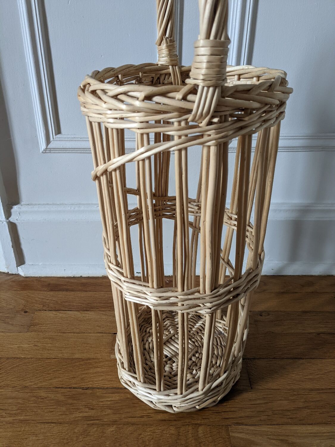 Rattan umbrella door