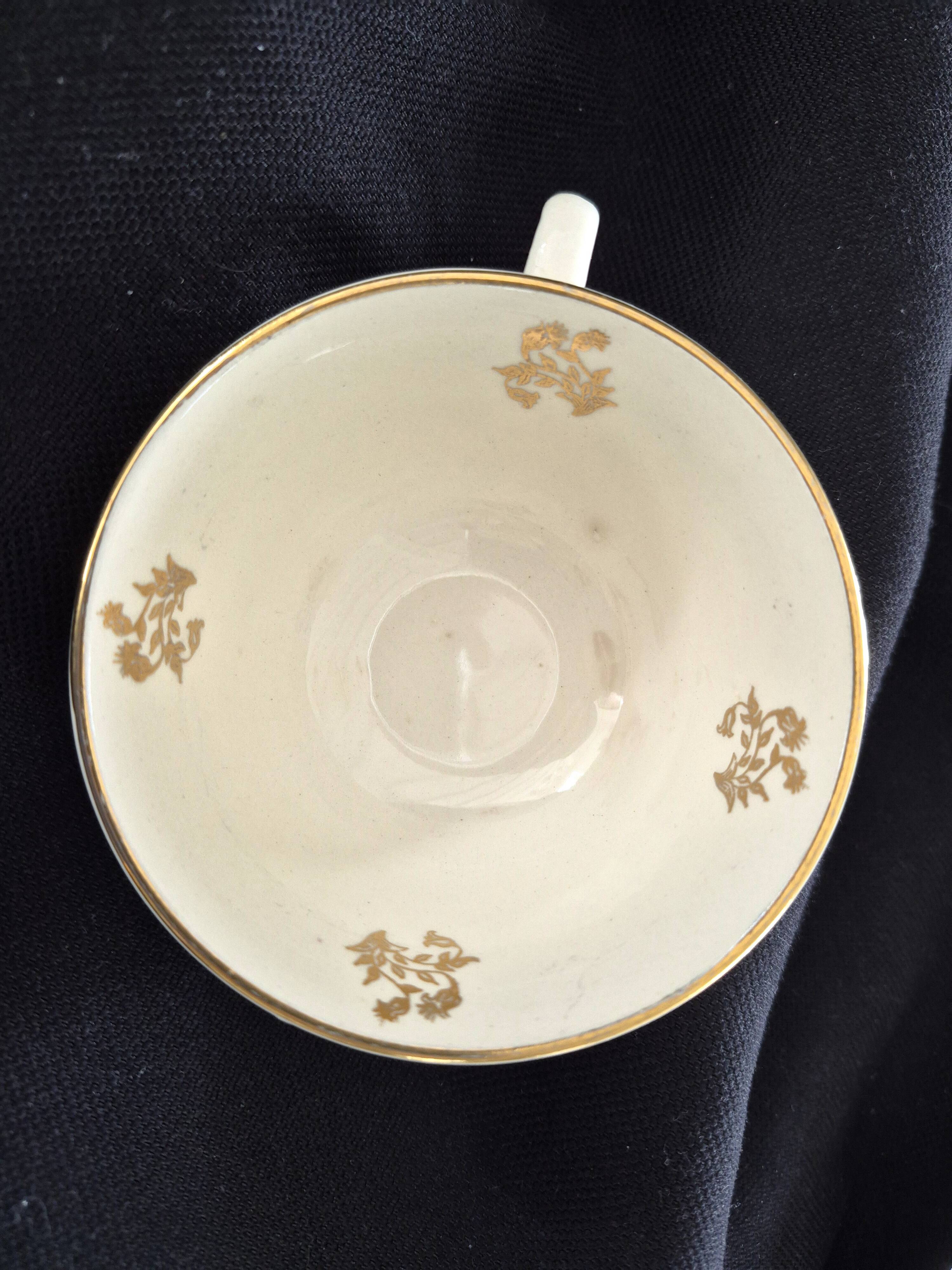 Set of 8 cups and saucers in Gien earthenware, model Valence A040.