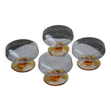 4 coupes à champagne verre ciselé