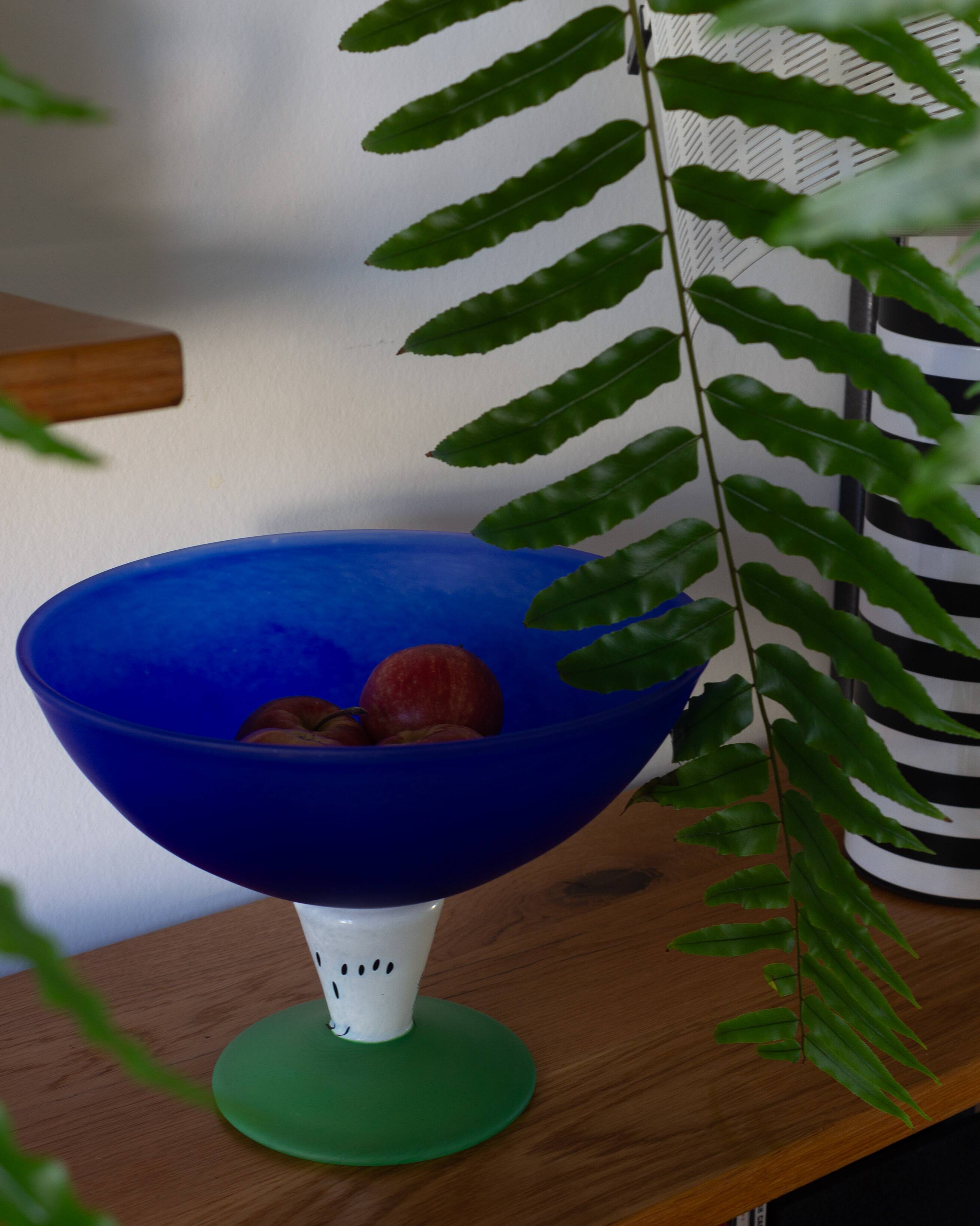 Fruit dish, fruit bowl, standing bowl, Gunnel Sahlin x Kosta Boda, Sweden
