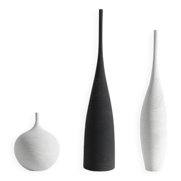 3 ceramic vases