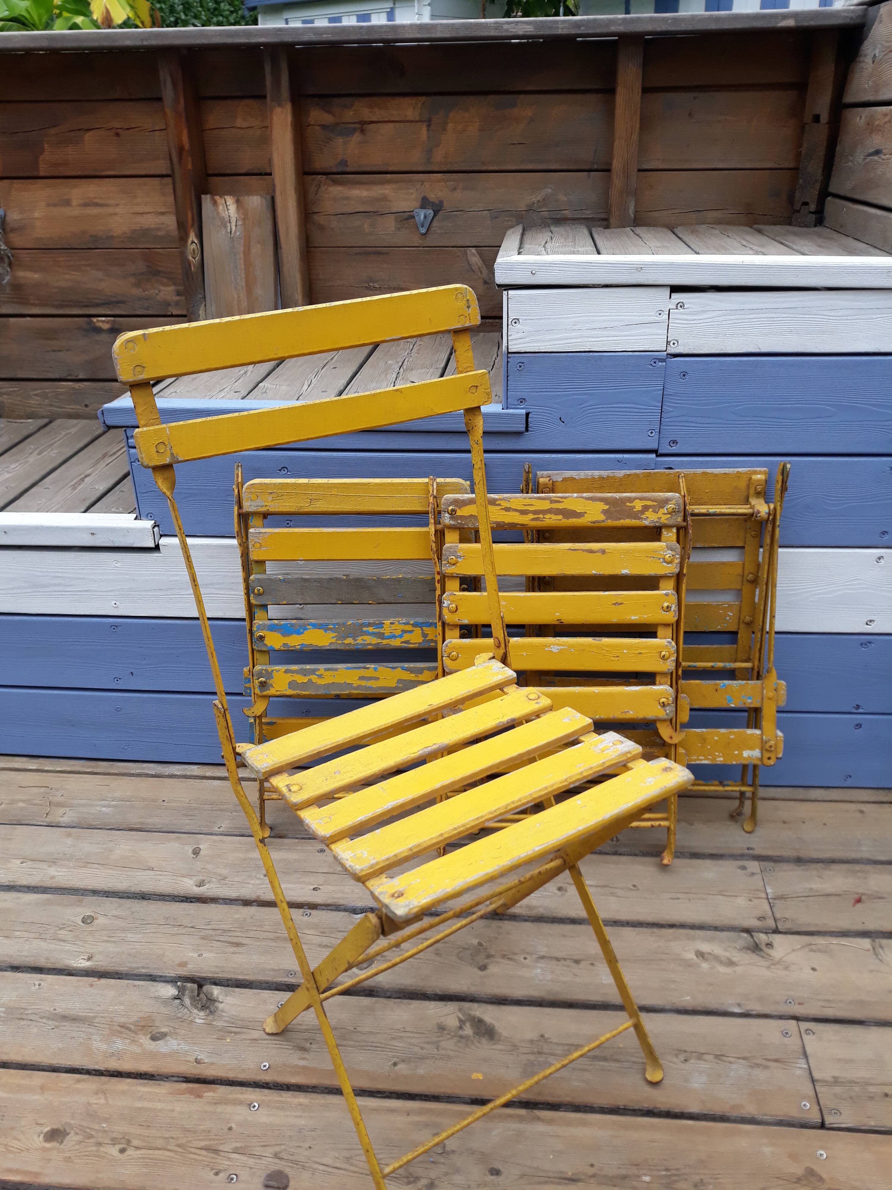 Garden chairs in the early 20th century