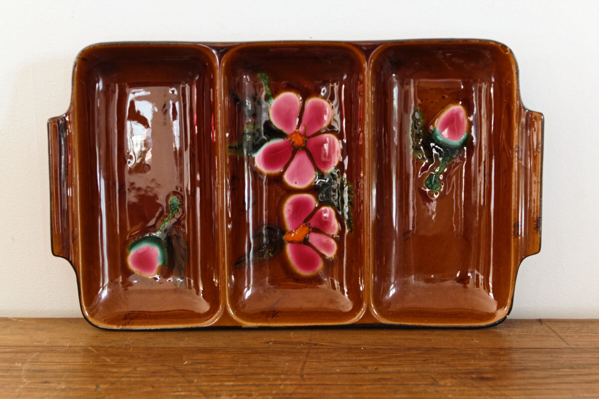 Faience dish from Poet Laval