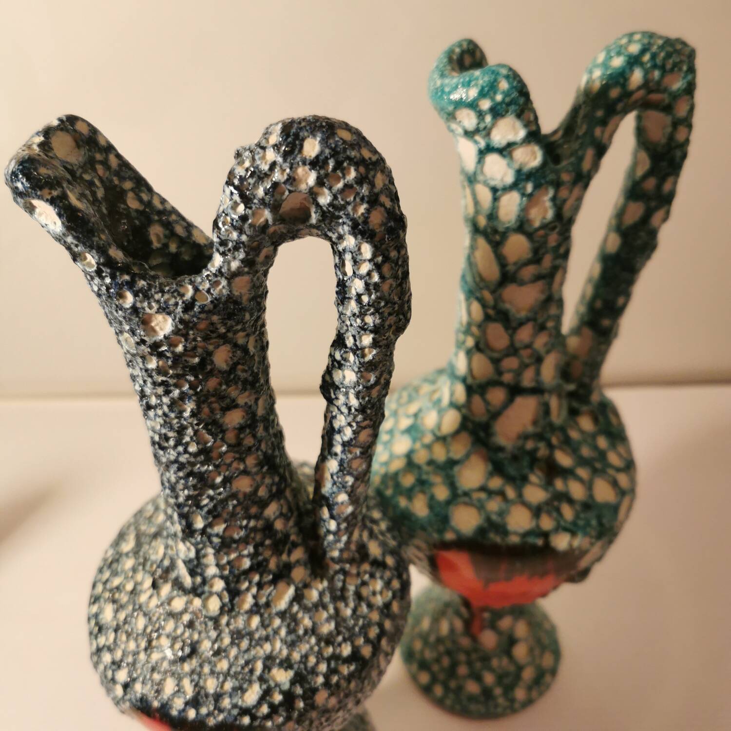 Rare paire de vases anciens barbotine de vallauris style fat lava terre de lave. tons vert turquoise