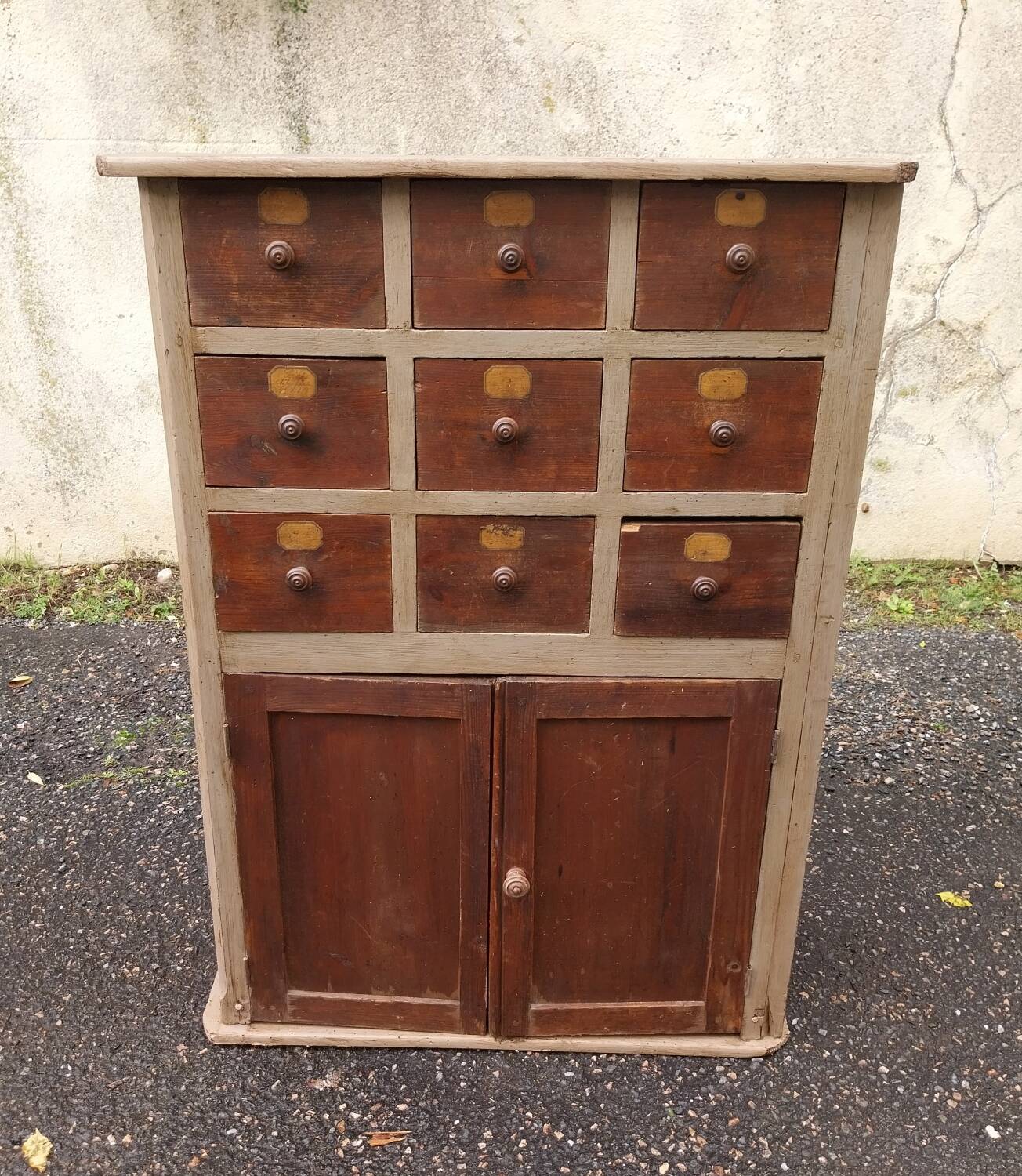 Seed grower's furniture