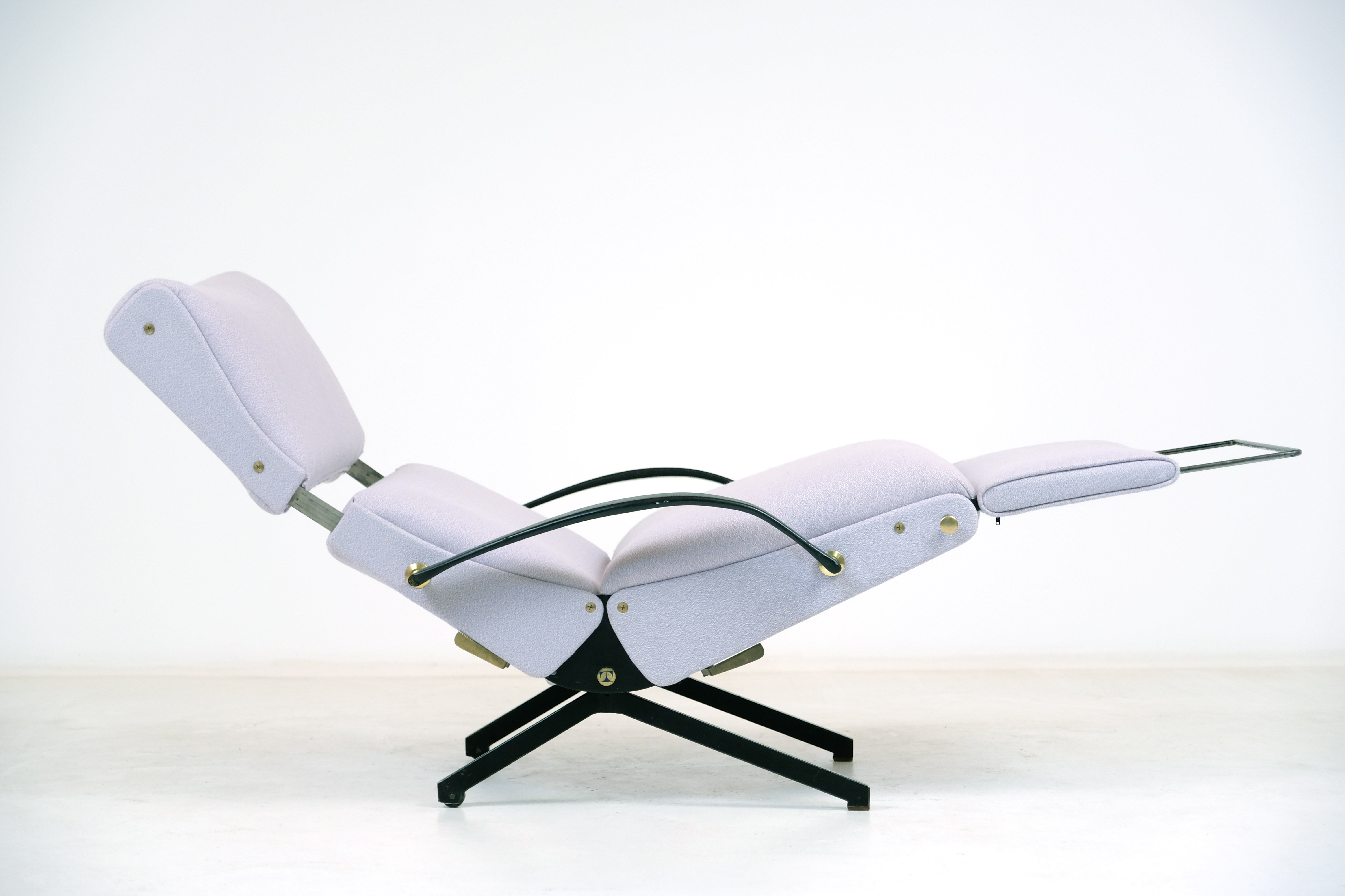 Fauteuil P40 par Osvaldo Borsani pour Tecno Edition 1960