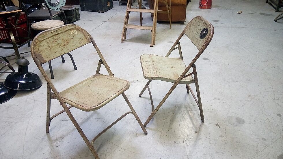 Pair of folding chair / industrial