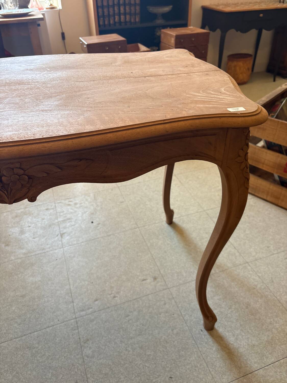 Louis XV sandblasted table style