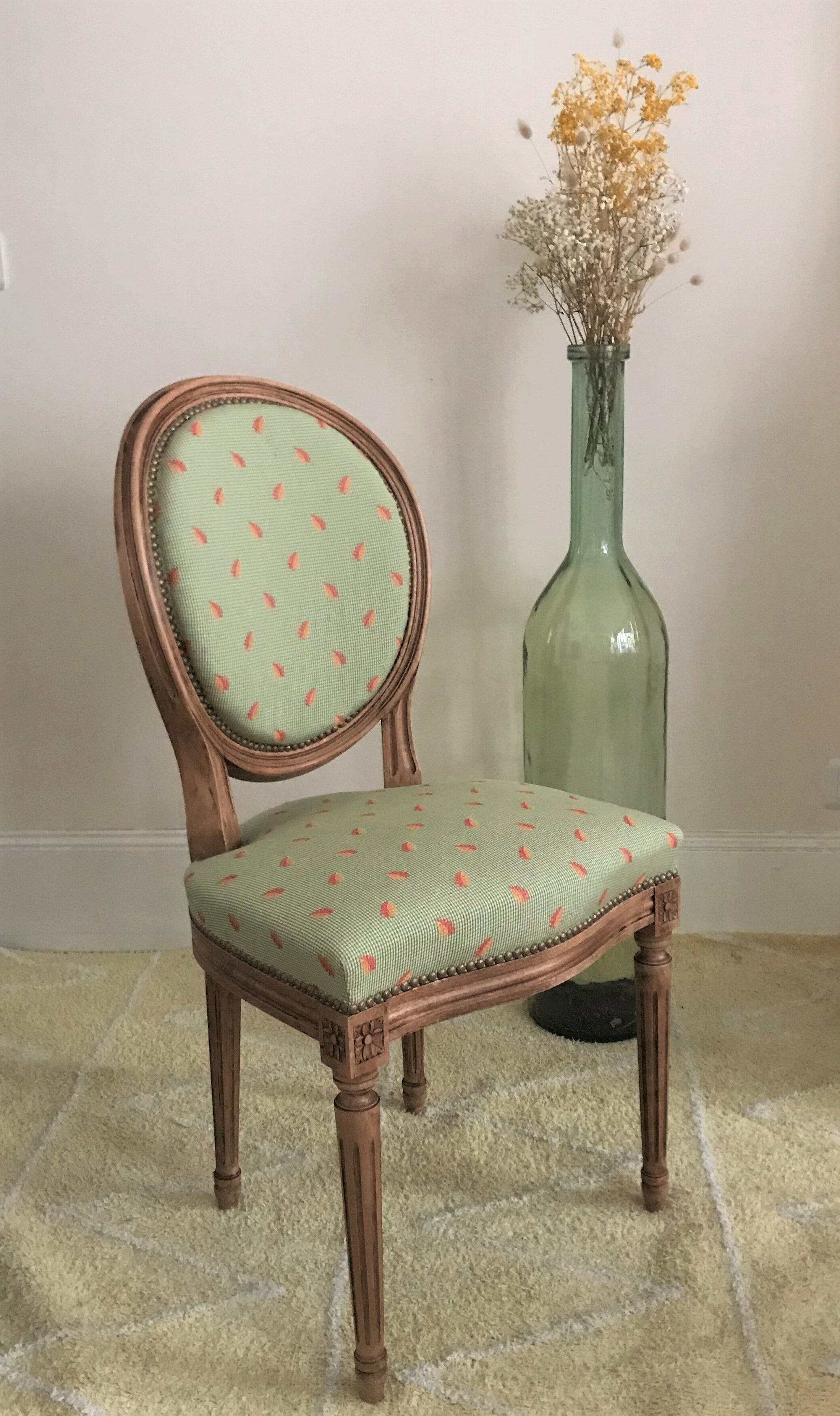 Traditional Medallion Chair