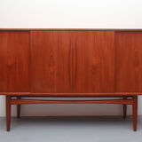 1960s sidebaord / highboard in teak with sliding doors