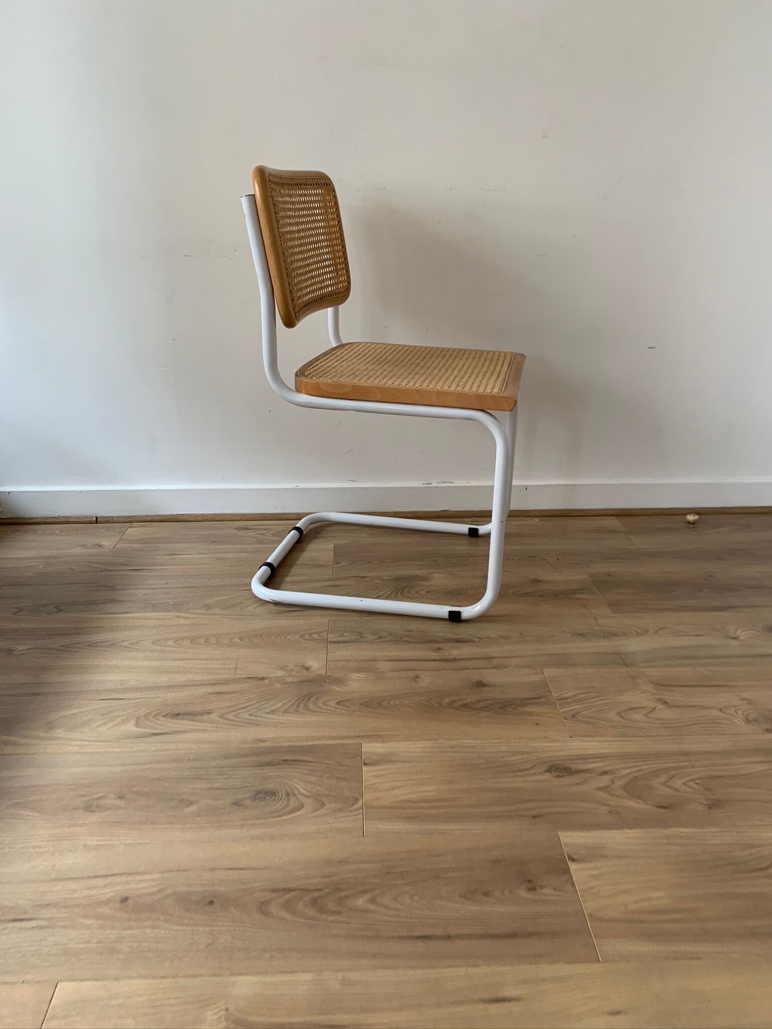 Marcel Breuer chair cesca B32 white