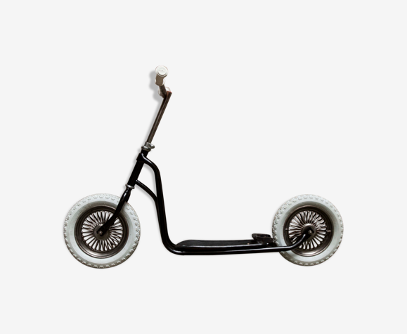 Trottinette des années 60 restaurée
