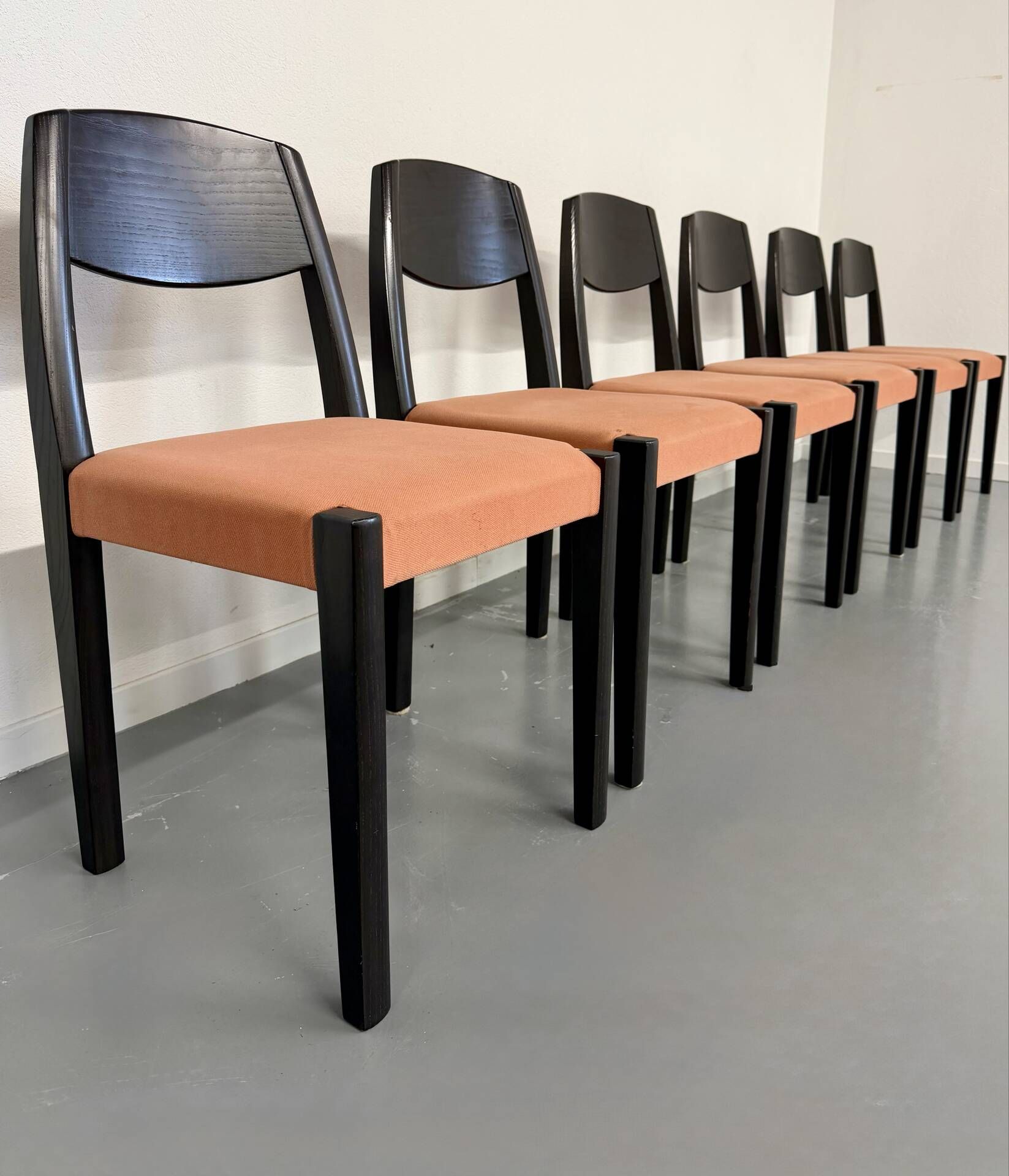 Lot of 6 blackened wooden chairs with French design fabric from the 1970s Self.