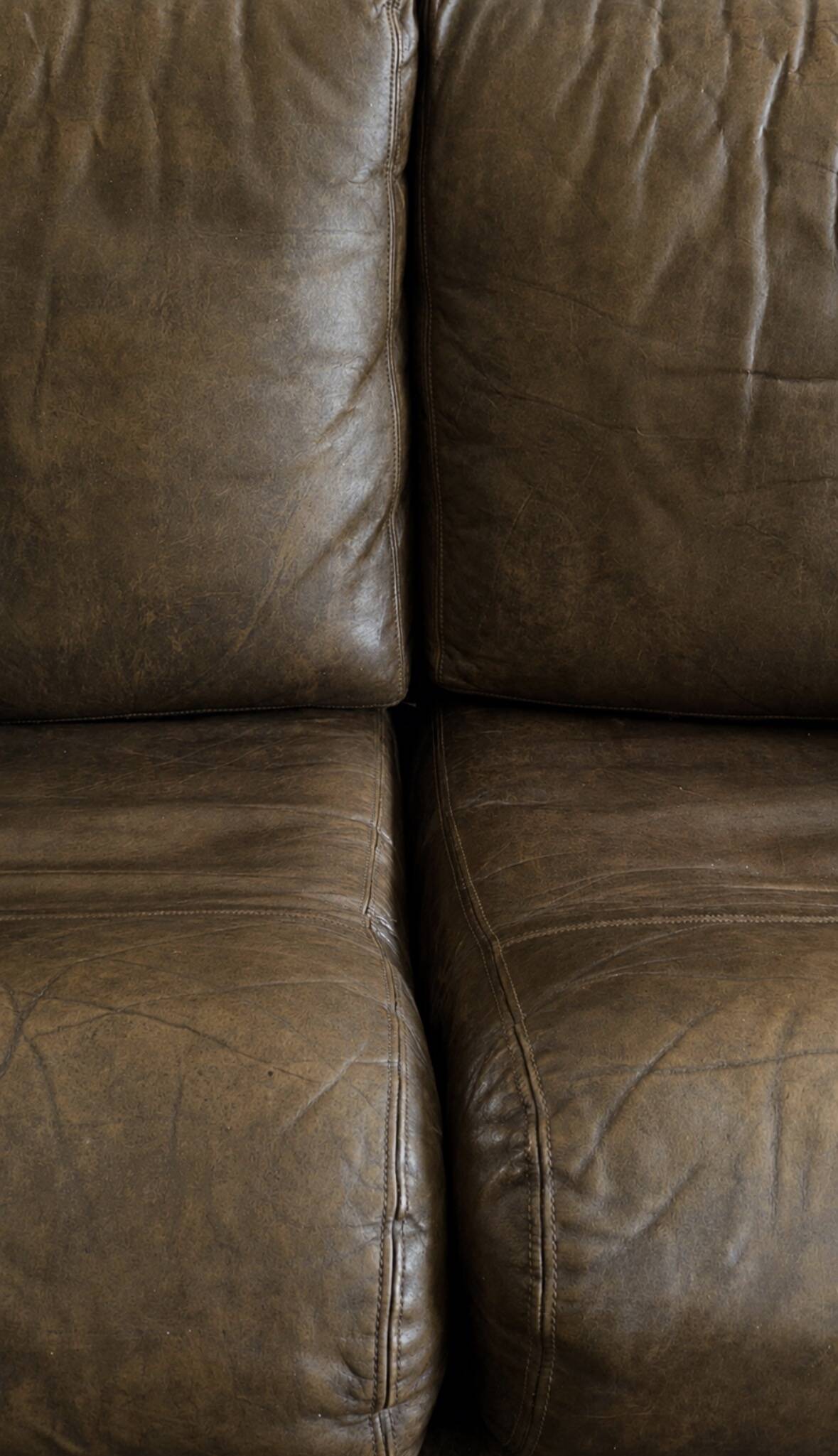 Pair of vintage cognac leather armchairs & solid wood – club/lounge style