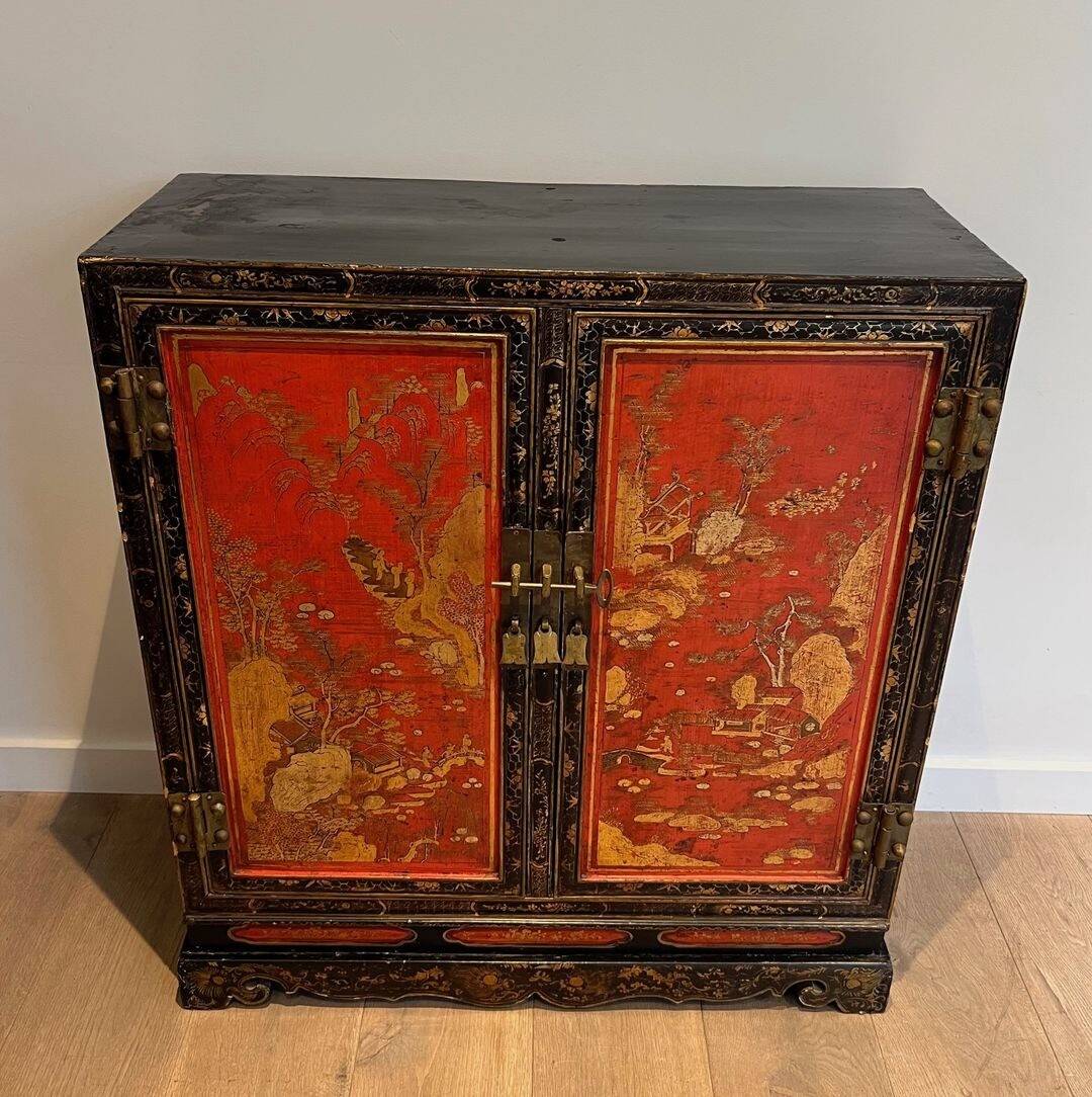 Lacquered Cabinet with Chinese Decorations, France, Art Deco, circa 1940