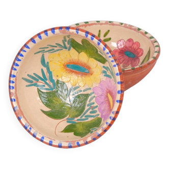 Bols en argile à décors floraux