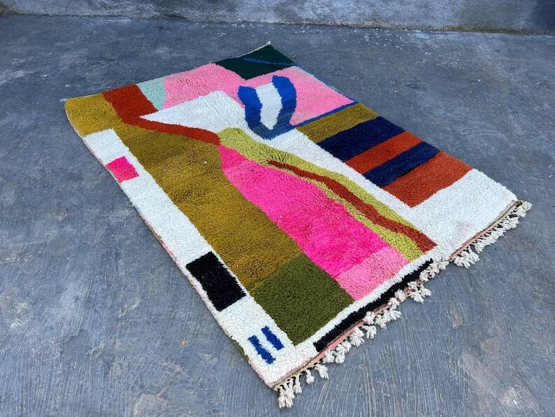 Berber Moroccan rug decorated 250cm x 150cm